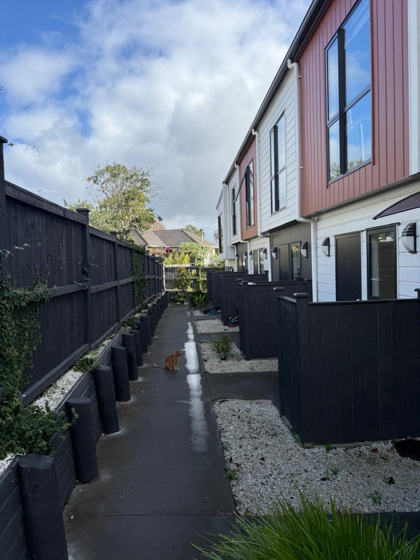5/58 Te Atatu Road, Te Atatu South, Auckland - Carousel 2