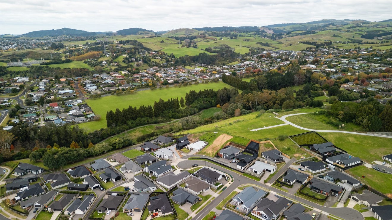 33 Pinkerton Place, Ohauiti, Tauranga - Carousel 2
