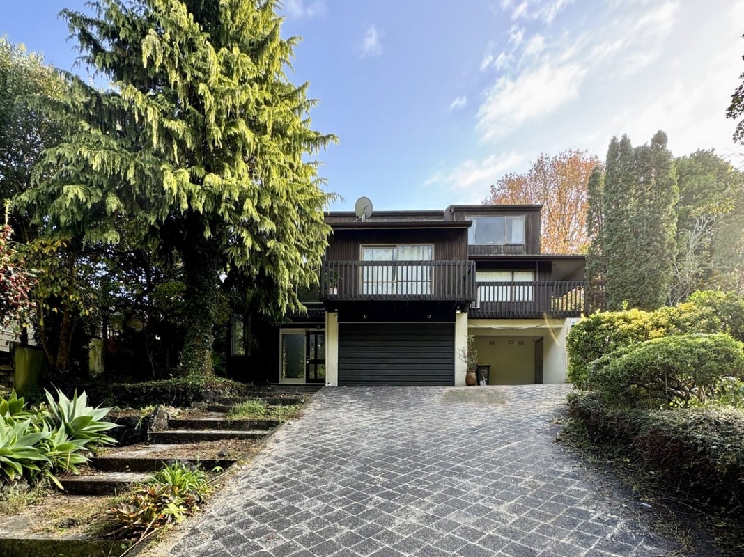 11 Goodwood Drive, Goodwood Heights, Auckland - Carousel 1