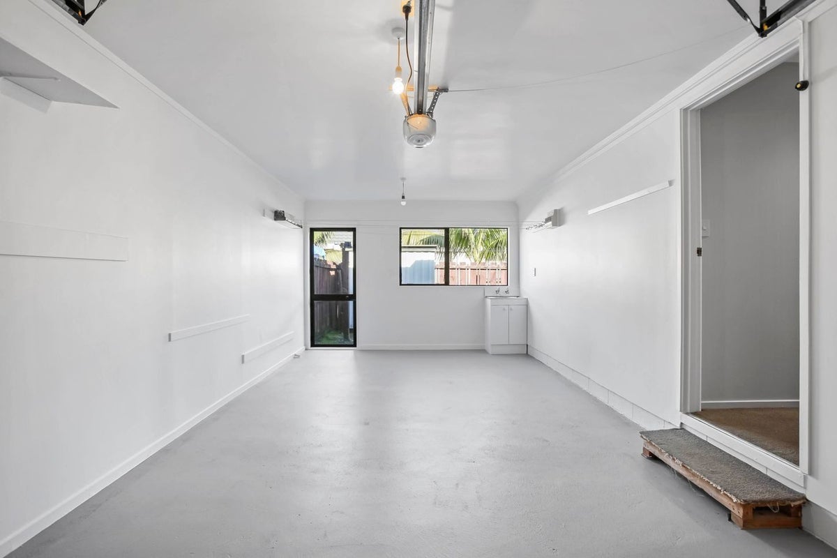 1/20 Sturges Road, Henderson, Auckland - Carousel 9