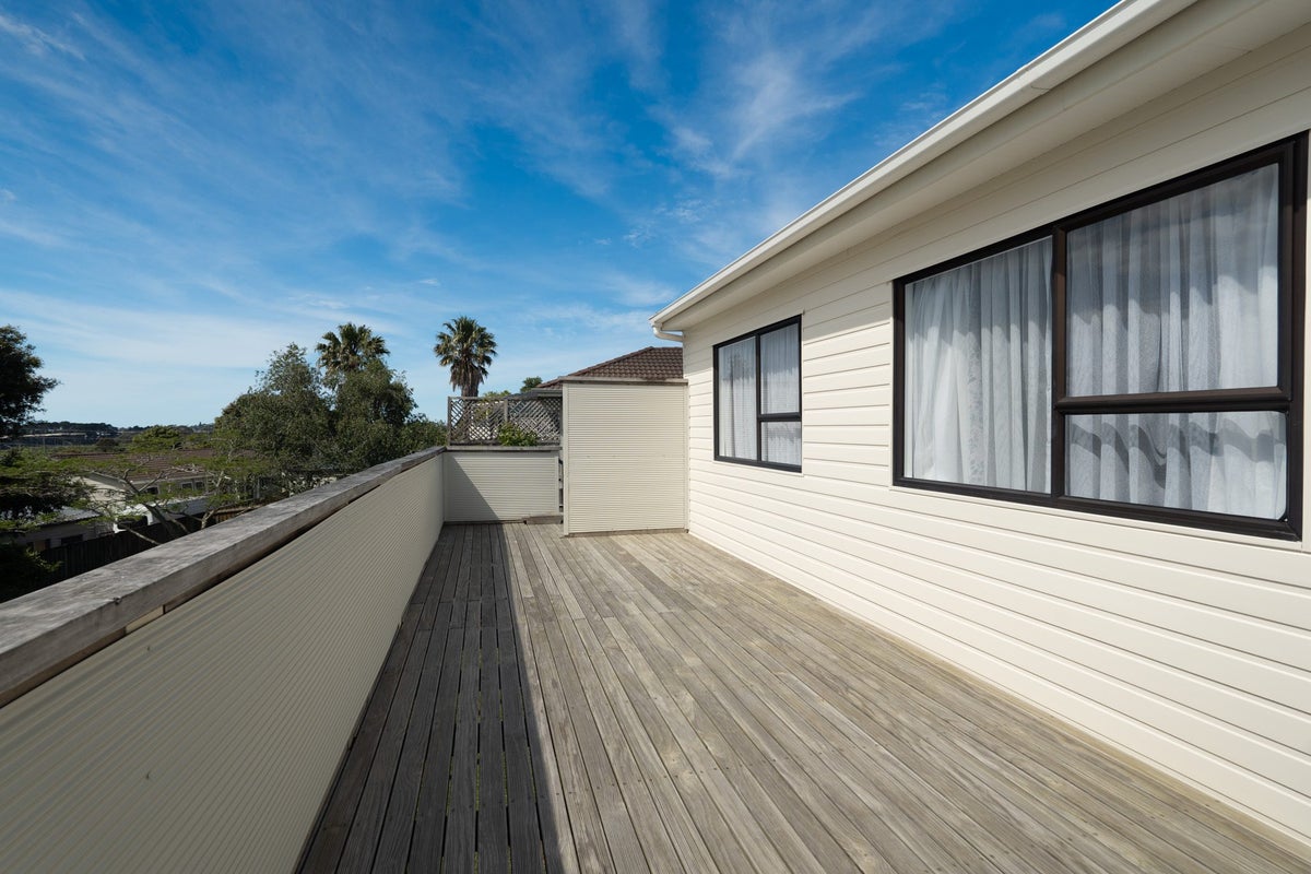 10 Merida Place, Unsworth Heights, Auckland - Carousel 2