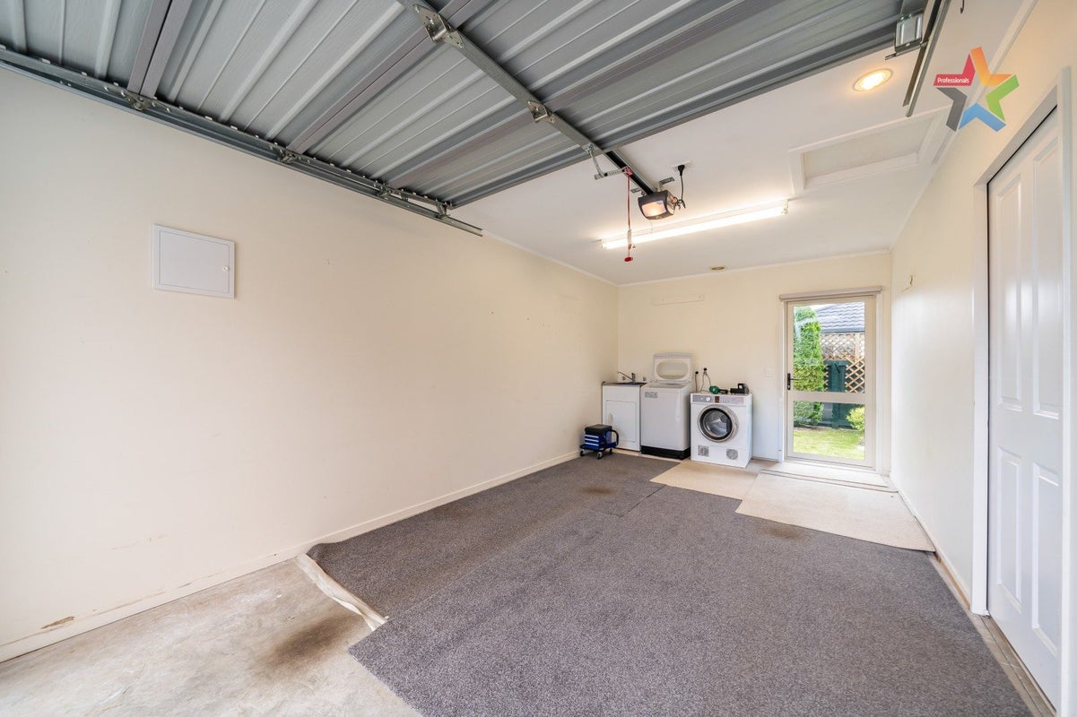 32 Woodland Mews, Wainuiomata, Lower Hutt - Carousel 23