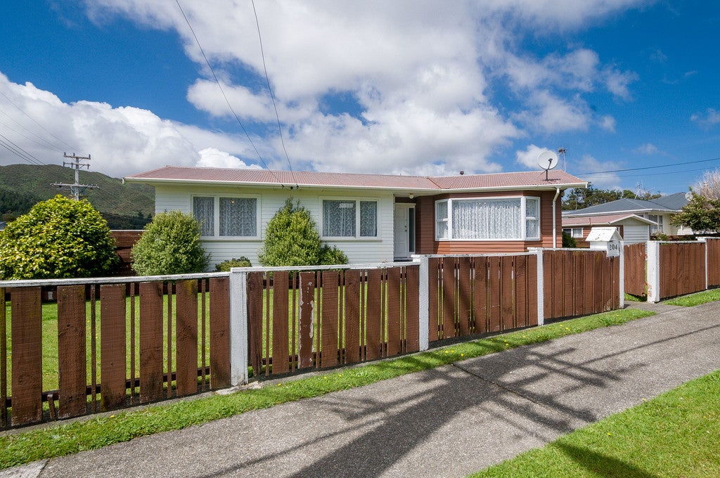 204 Wellington Road, Wainuiomata, Lower Hutt - Carousel 2