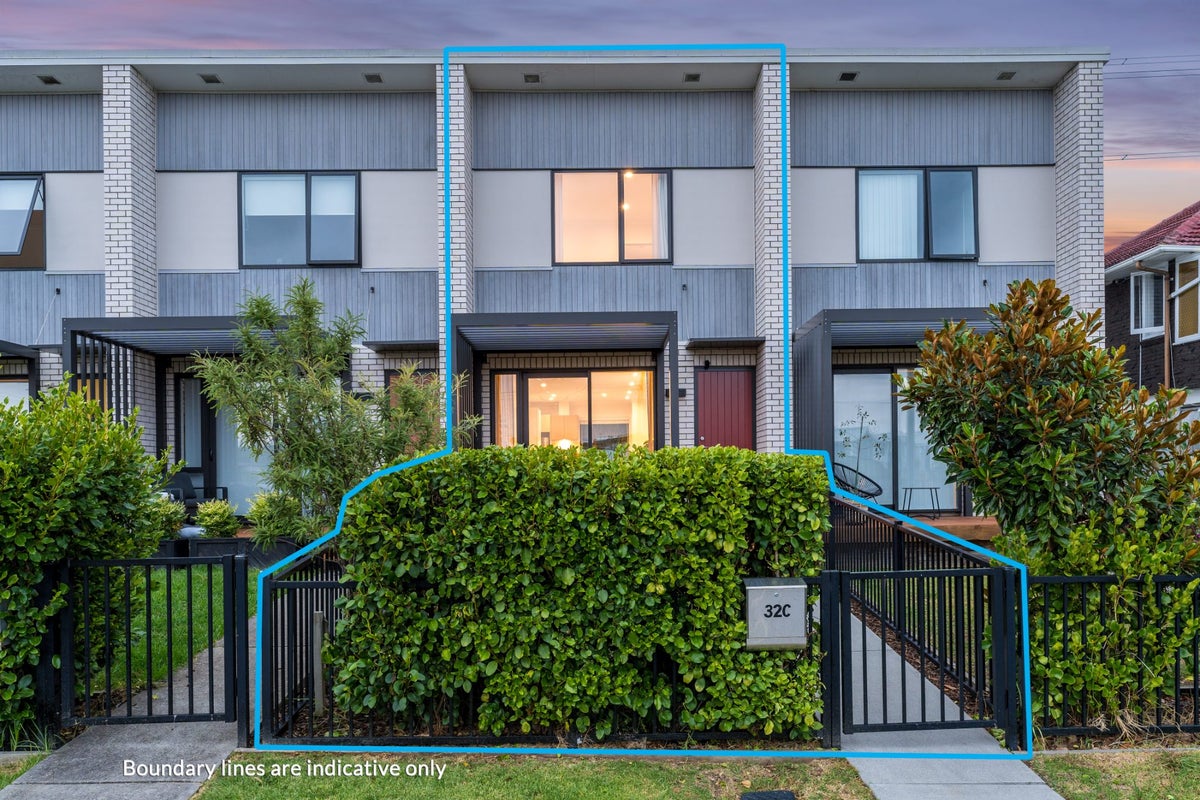 32C Titoki Street, Te Atatu Peninsula, Auckland - Carousel 1
