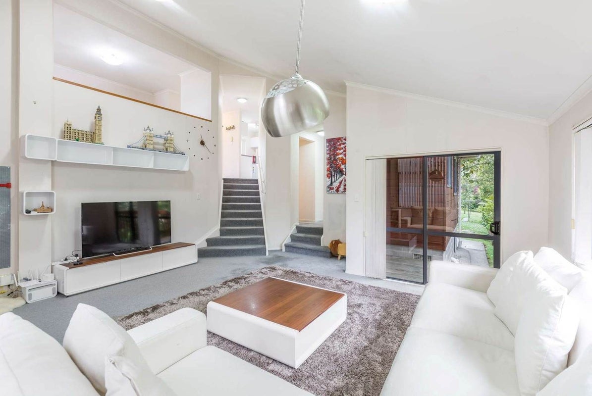 21 Ryehill Close, New Lynn, Auckland - Carousel 1