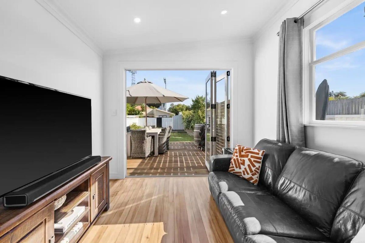 74 Nelson Crescent, Napier South, Napier - Carousel 2