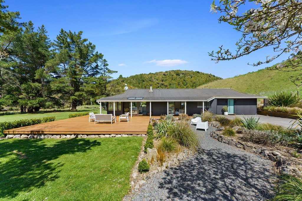 334 Maungakotukutuku Road, Maungakōtukutuku, Paraparaumu - Carousel 2