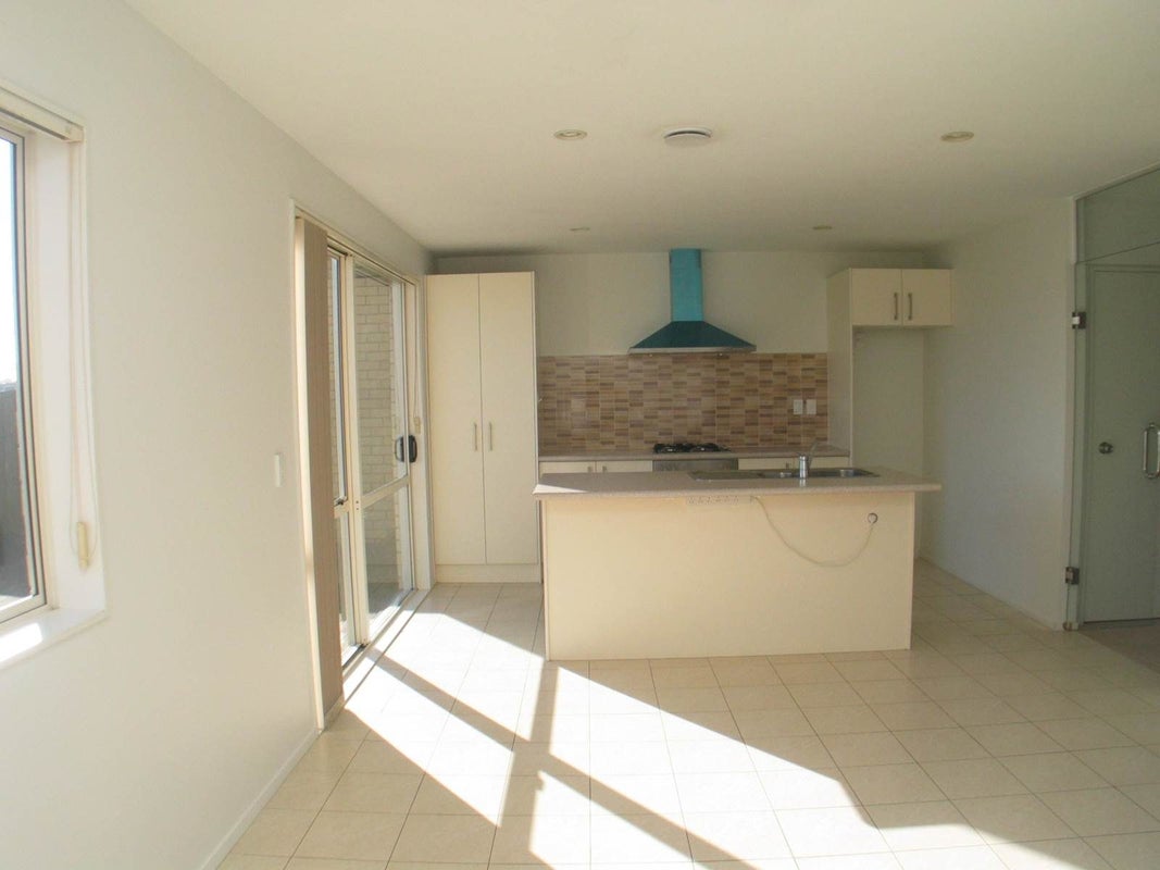 31 Masons Road, Oteha, Auckland - Carousel 2