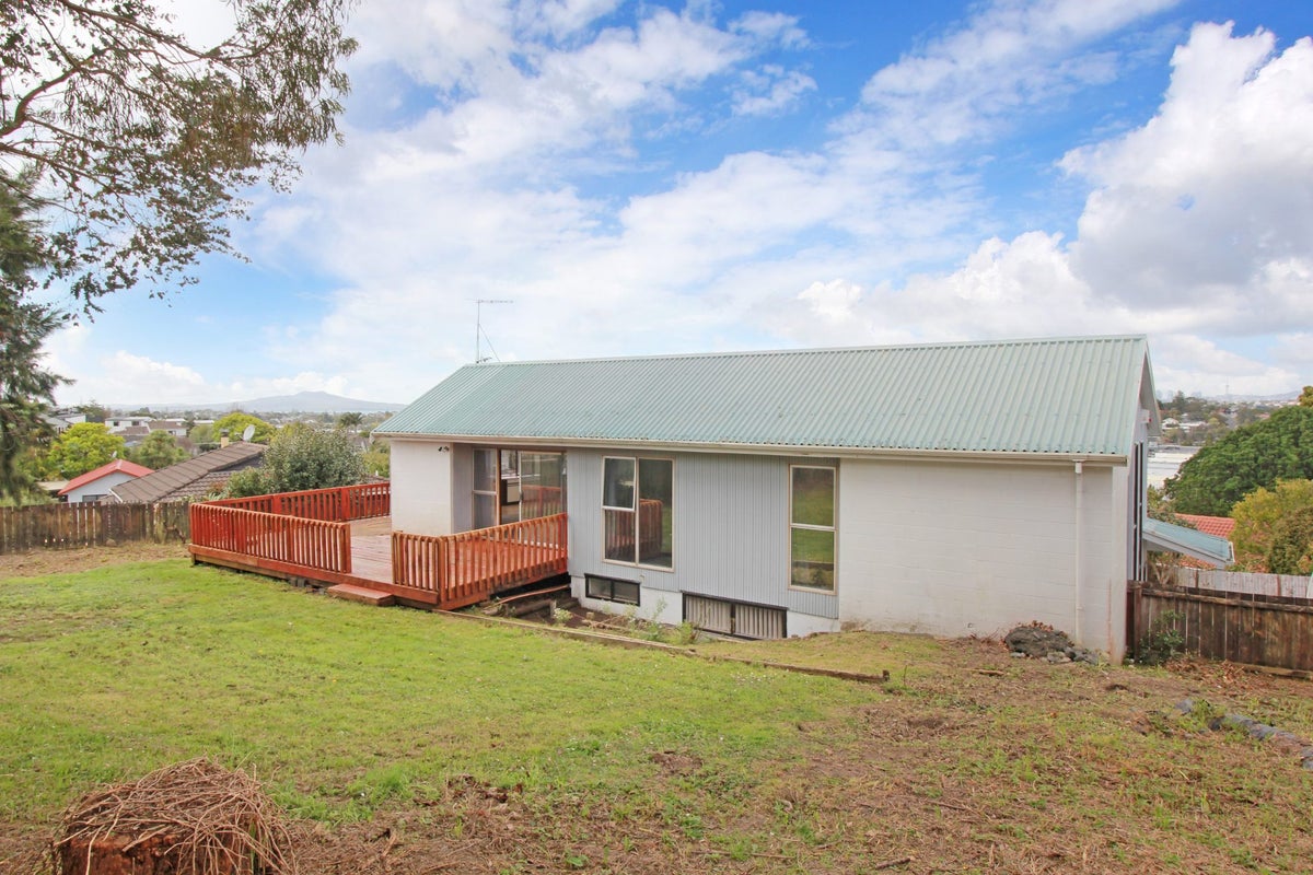 14 Cheval Drive, Totara Vale, Auckland - Carousel 16