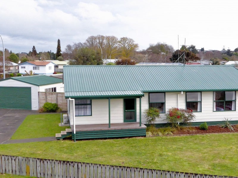 360 Kahikatea Drive, Dinsdale, Hamilton - Carousel 1