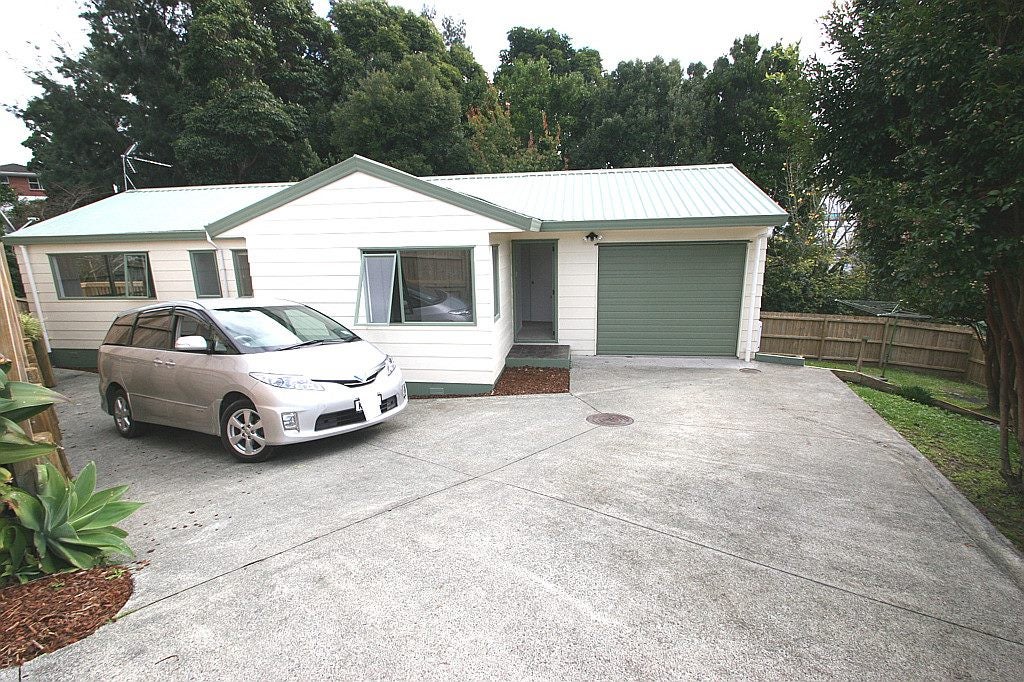 2/6 MULBERRY place, Glenfield, Auckland - Carousel 1
