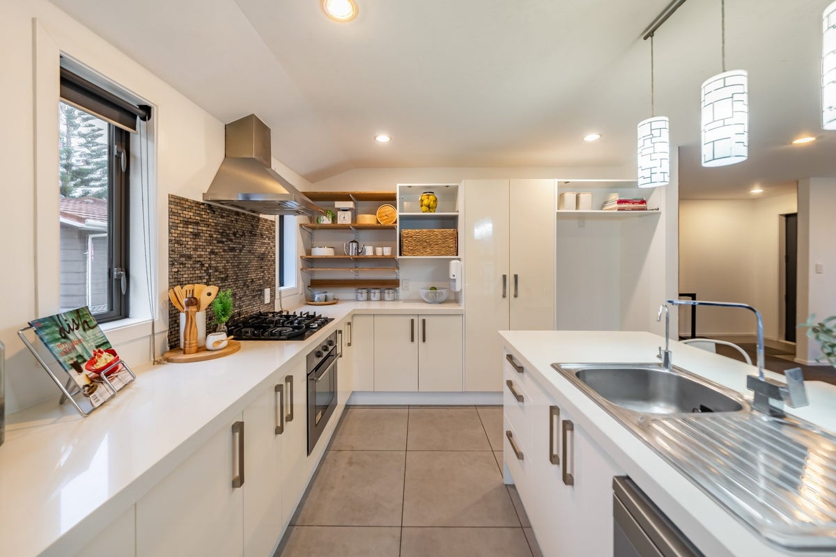 1 Hume Street, Alicetown, Lower Hutt - Carousel 2