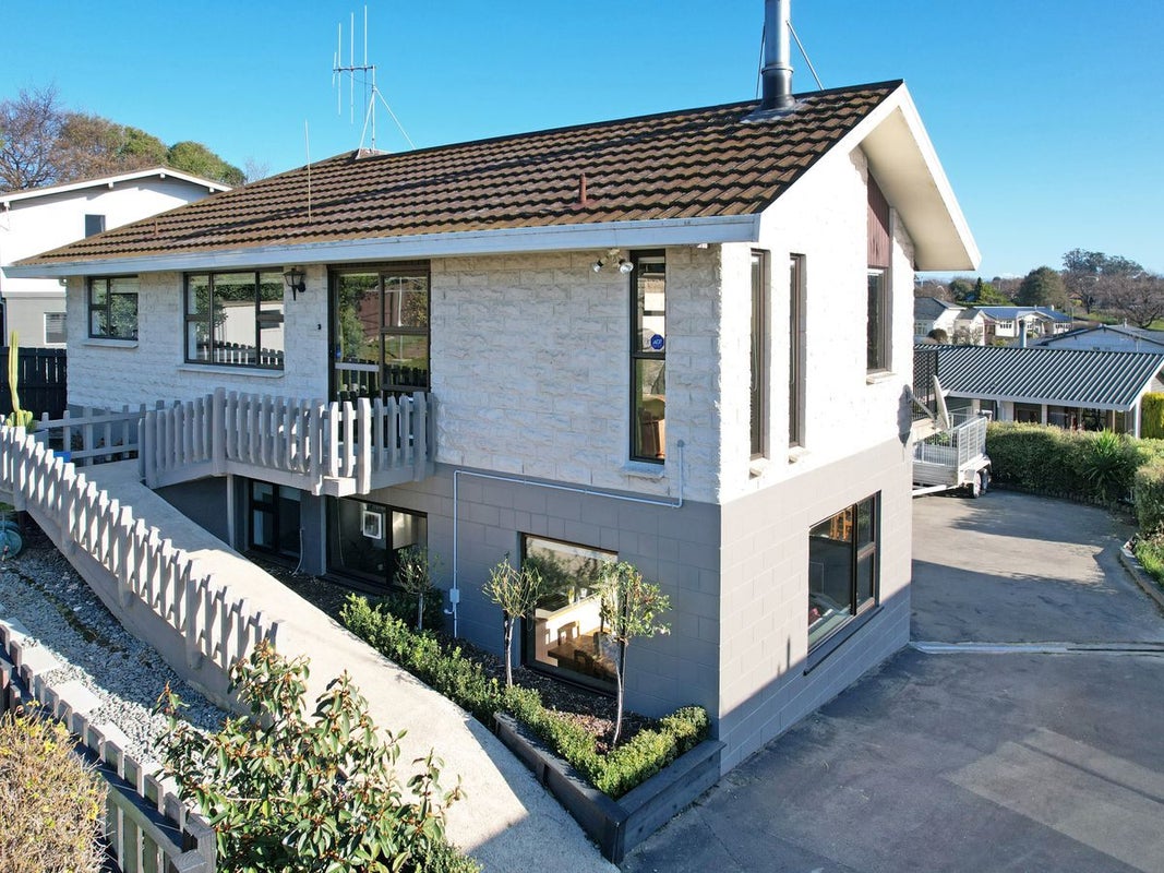20A Till Street, South Hill, Oamaru - Carousel 20