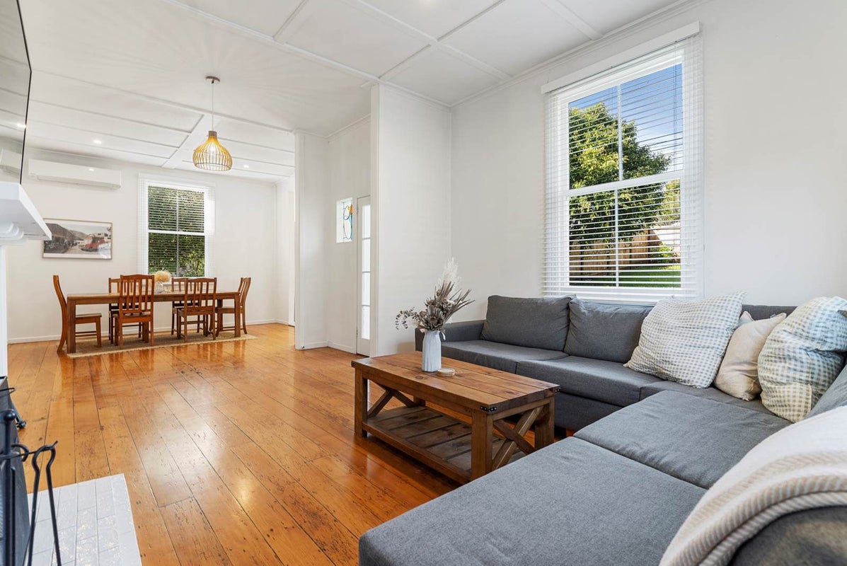 1/107 Hutchinson Avenue, New Lynn, Auckland - Carousel 1