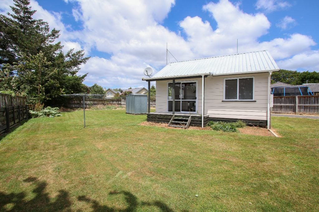 6 Rowling Place, Leamington, Cambridge - Carousel 1