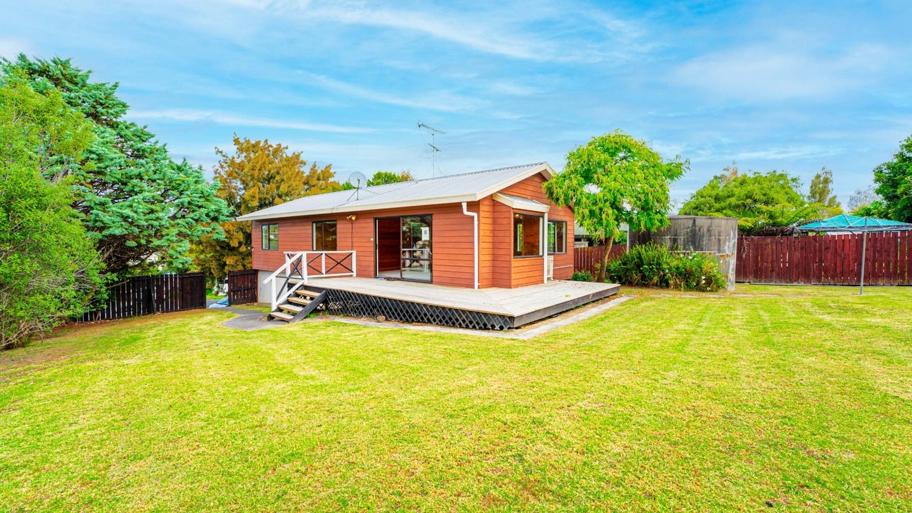 18 Shadon Place, Stanmore Bay, Whangaparaoa - Carousel 1