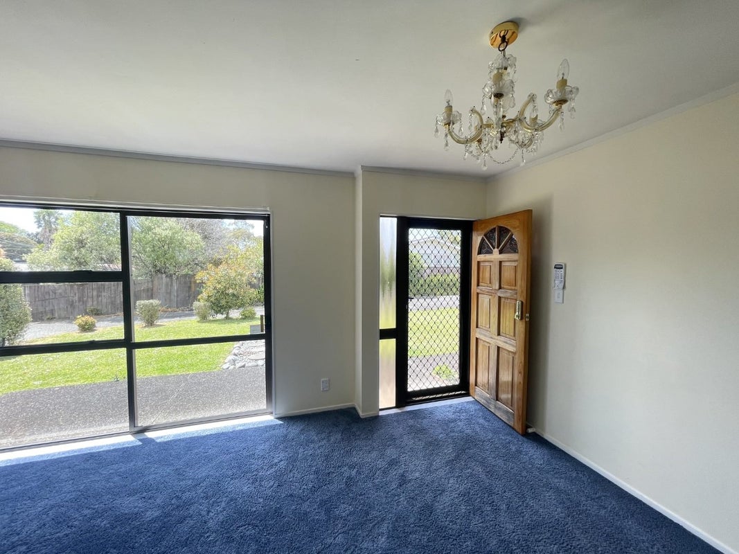 15C Roberts Road, Te Atatu South, Auckland - Carousel 2