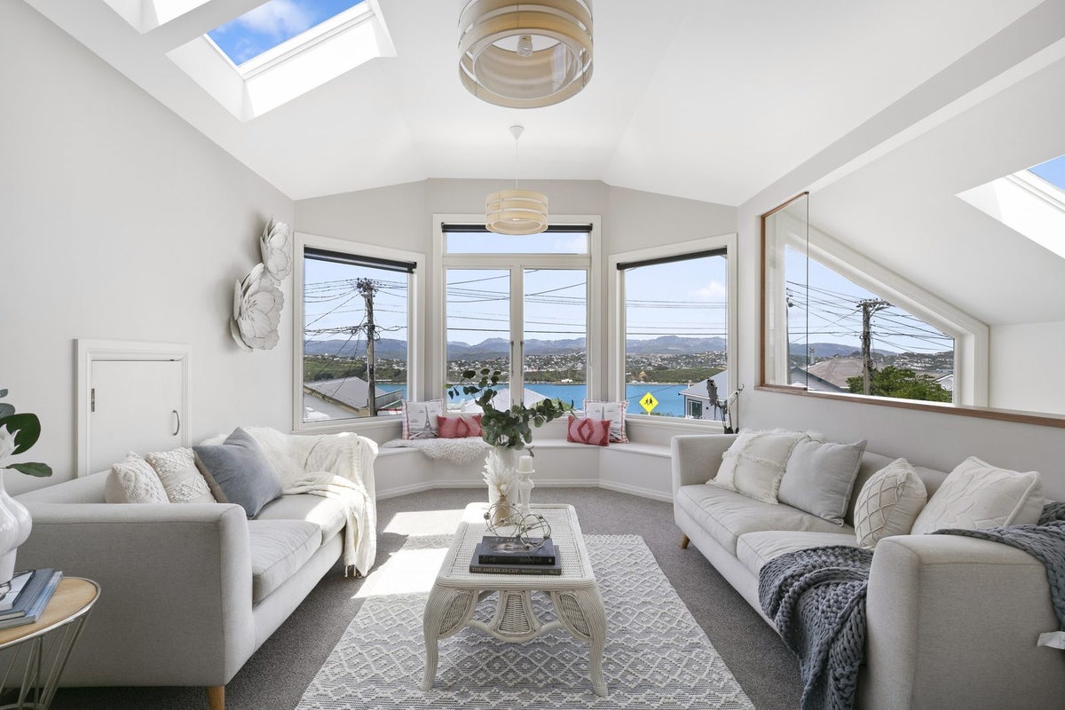 66 Overtoun Terrace, Hataitai, Wellington - Carousel 2