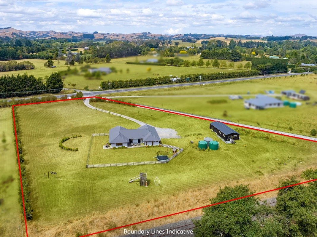 471 State Highway 2, Masterton - Carousel 32