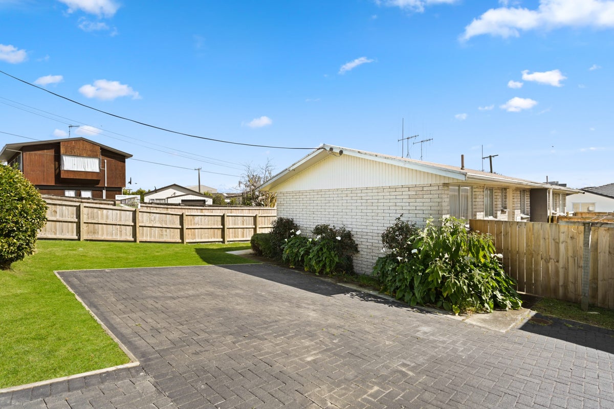 118 Tawa Street, Melville, Hamilton - Carousel 2