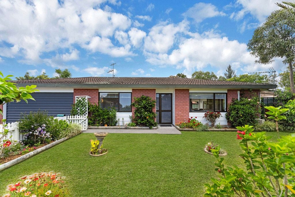 8/39 Swanson Road, Henderson, Auckland - Carousel 2