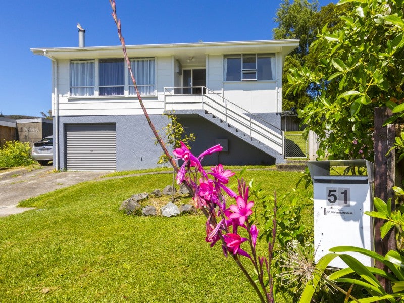 51 Blueberry Grove, Timberlea, Upper Hutt - Carousel 2