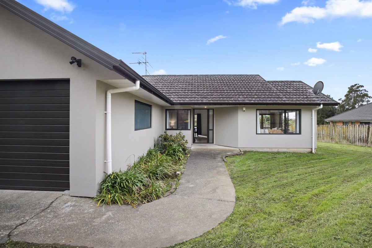 19 Opawa Crescent, Favona, Auckland - Carousel 1