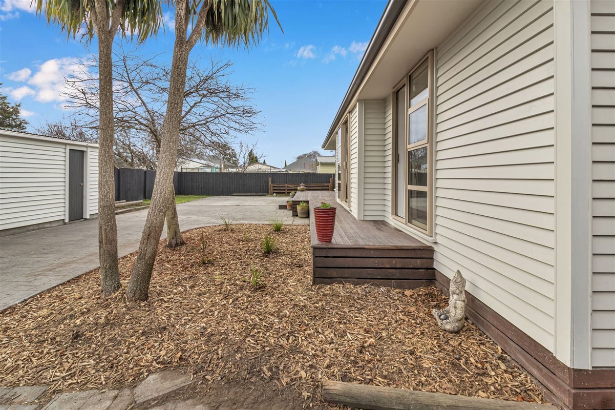 10A Gregory Avenue, Islington, Christchurch - Carousel 2