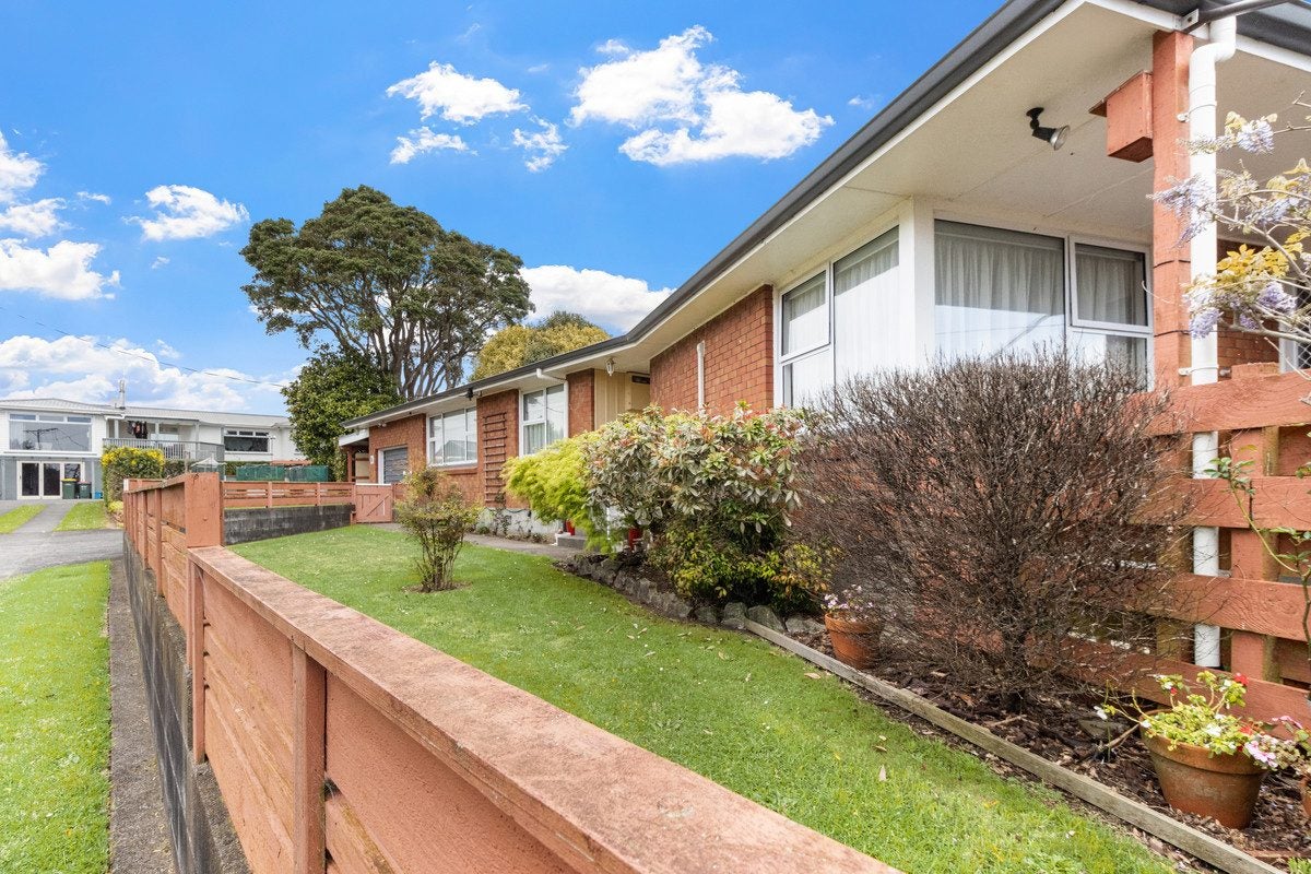 14C Cowling Road, Hurdon, New Plymouth - Carousel 1