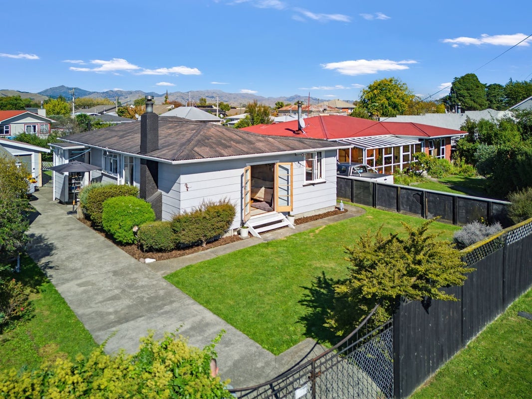 27 Pitchill Street, Mayfield, Blenheim - Carousel 1
