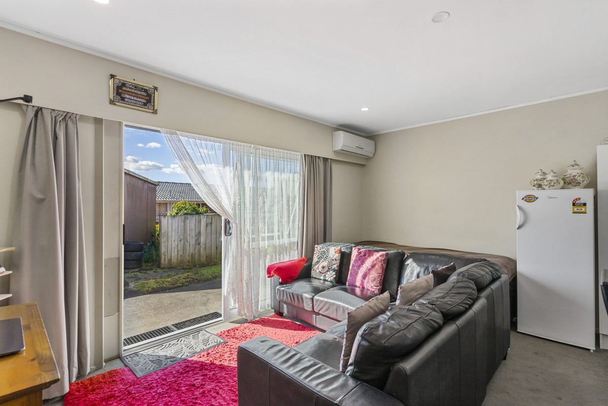 2/10 Margaret Road, Papatoetoe, Auckland - Carousel 2