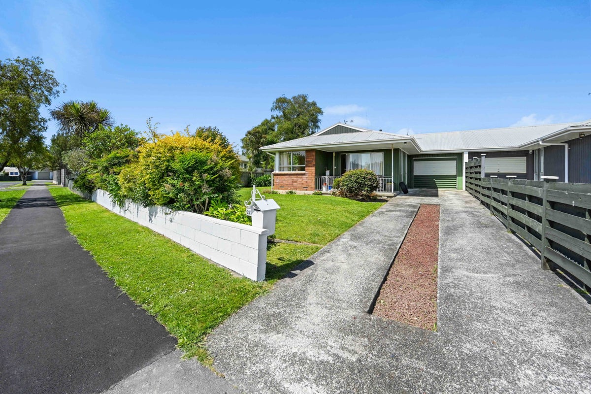 27A Dalton Crescent, Dinsdale, Hamilton - Carousel 1