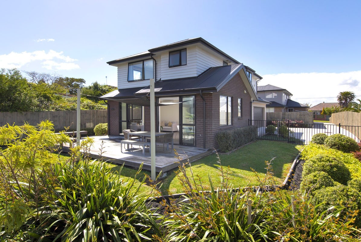 25B Silverton Avenue, Wai O Taiki Bay, Auckland - Carousel 1