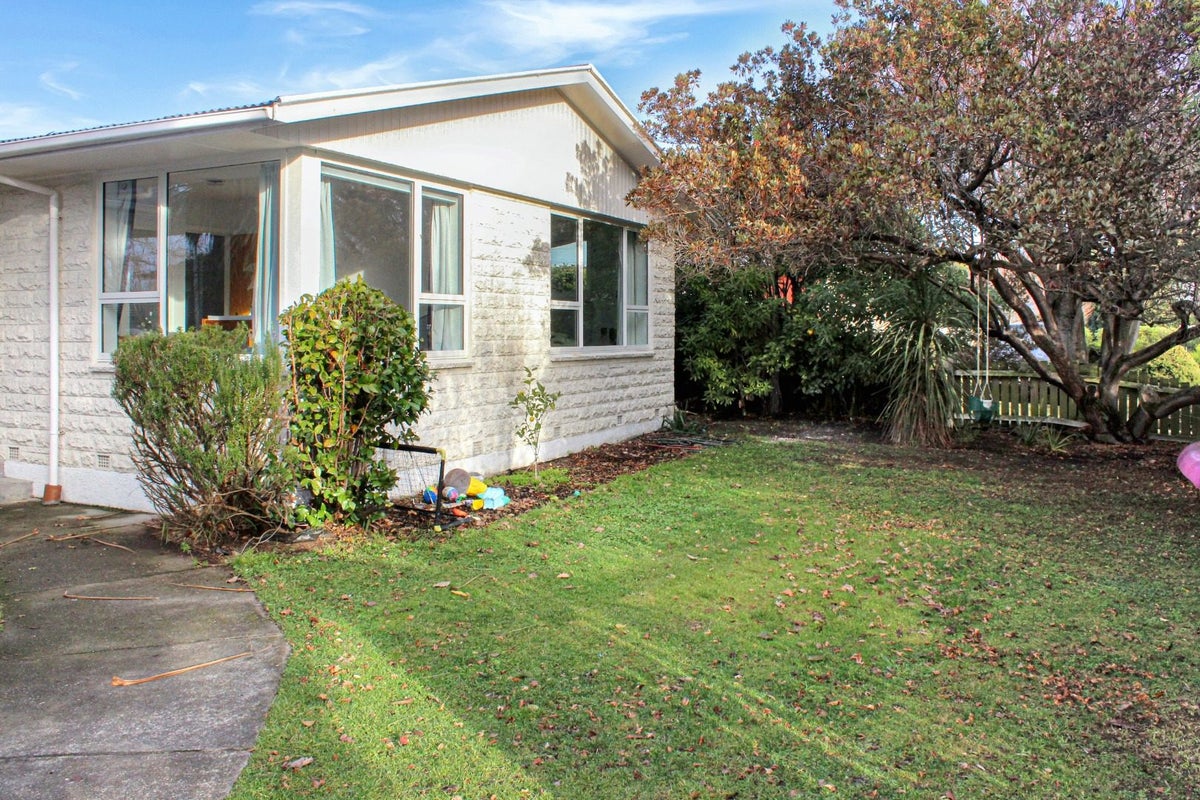 3 Mirfield Place, Russley, Christchurch - Carousel 1