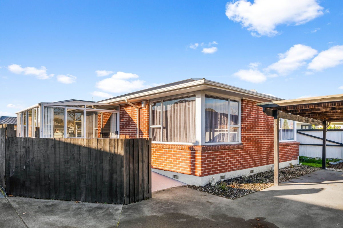 1/310 Main North Road, Redwood, Christchurch - Carousel 1