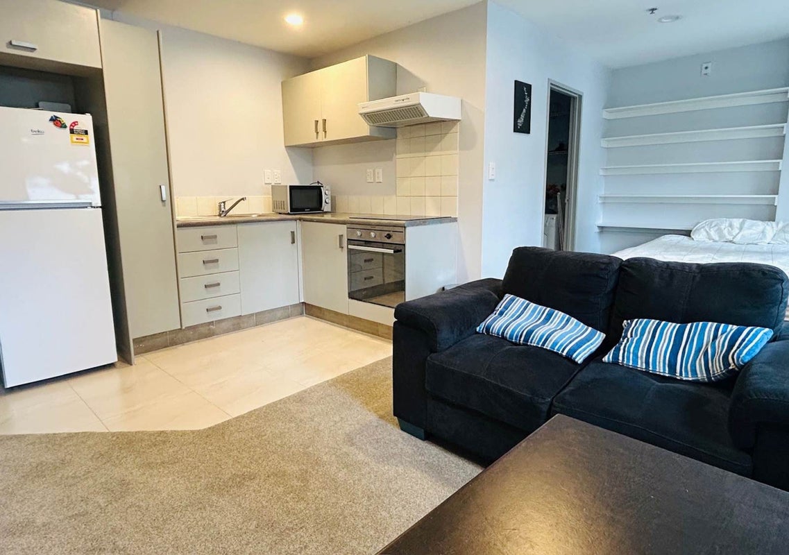 9H/2 Whitaker Place, Grafton, Auckland - Carousel 2