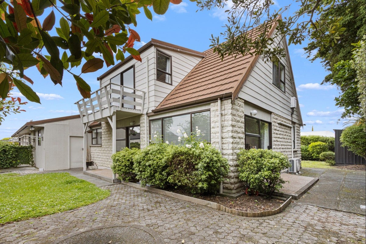 707 Southampton Street West, Saint Leonards, Hastings - Carousel 1