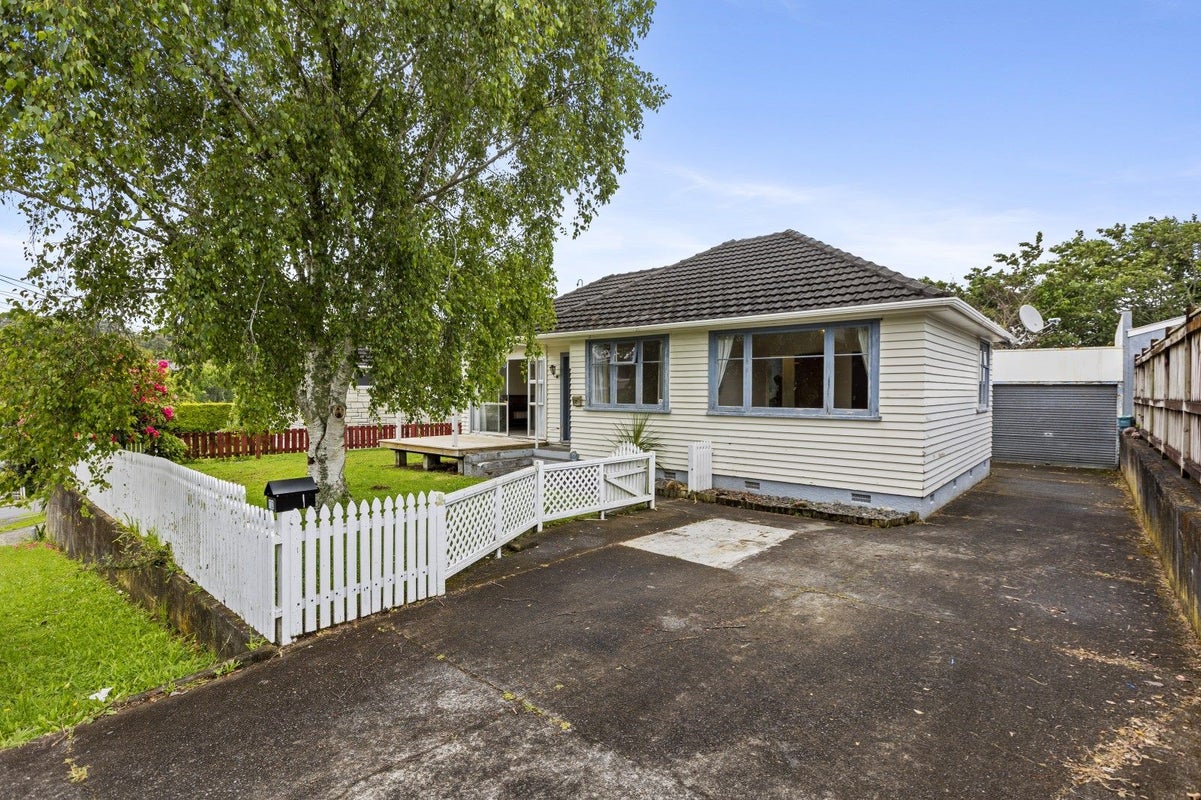 12 Pembroke Street, Westown, New Plymouth - Carousel 1