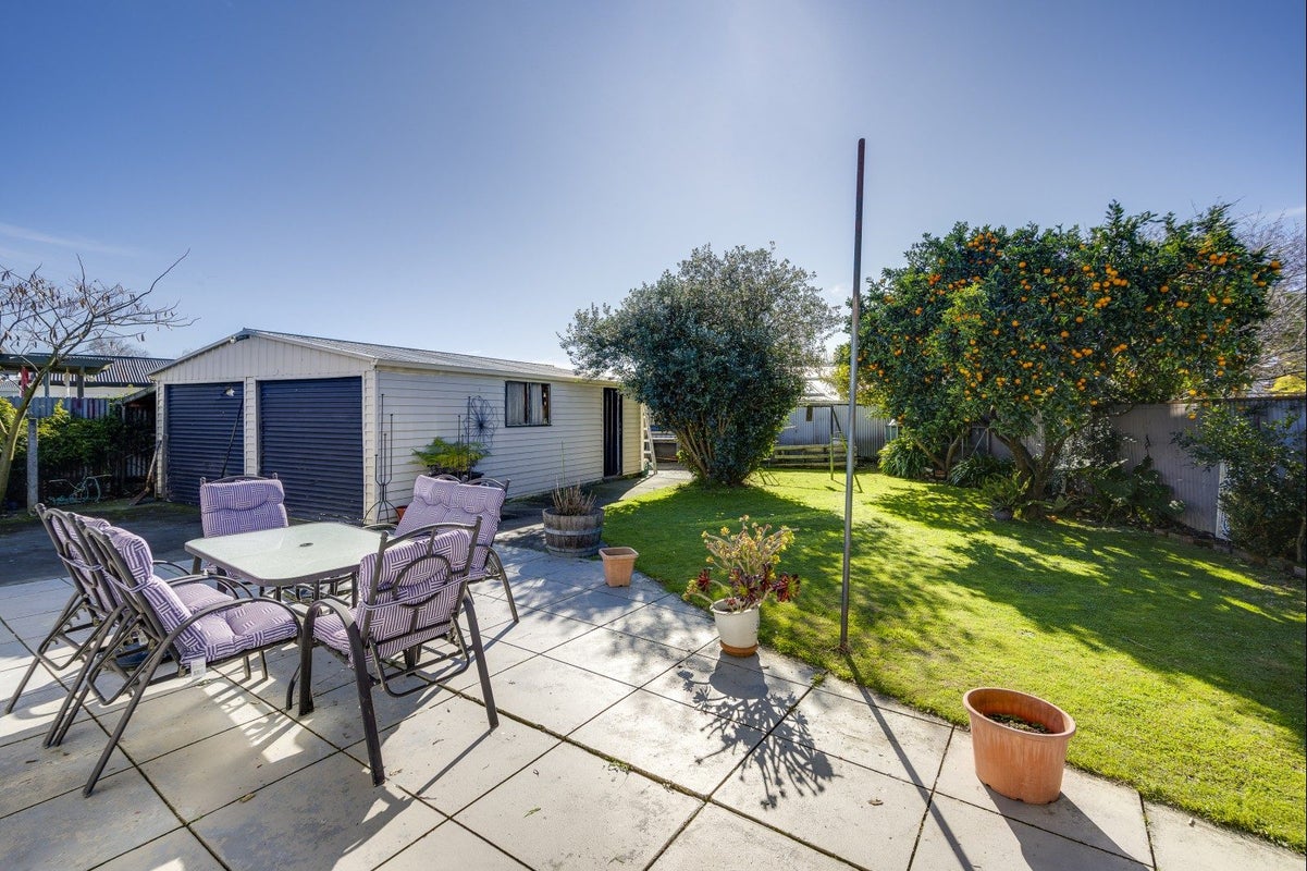 28 Henley Crescent, Pirimai, Napier - Carousel 2