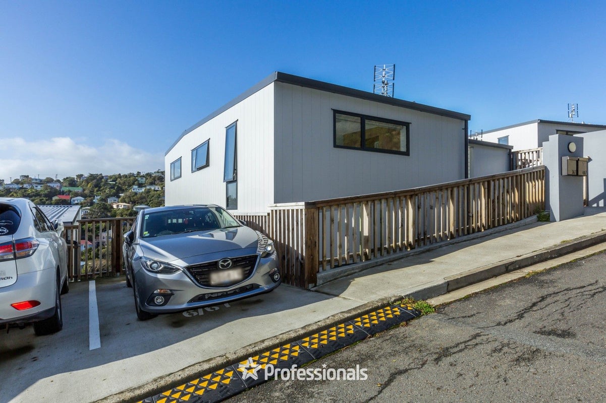 6/67 Tiketike Way, Brooklyn, Wellington - Carousel 2