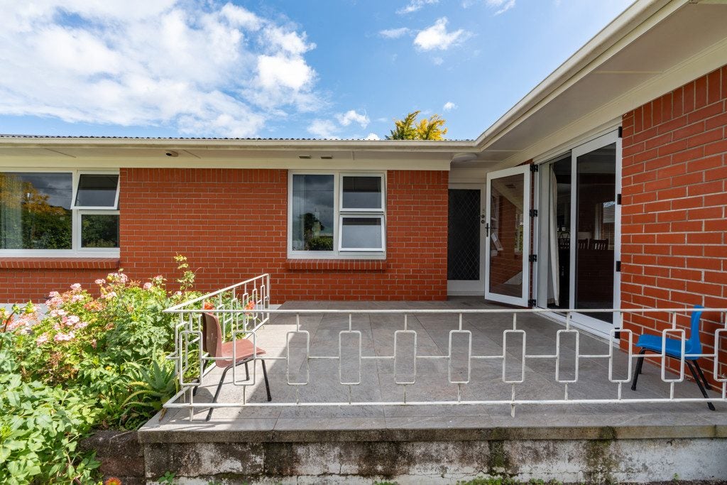 9 Ngaere Avenue, Chartwell, Hamilton - Carousel 1