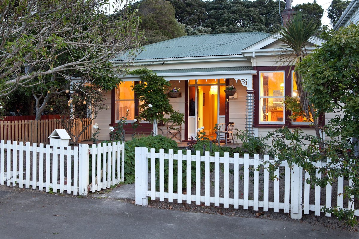 40 Roy Street, Newtown, Wellington - Carousel 1