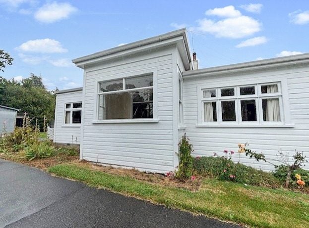 28 Goldfinch Street, Ohakune - Carousel 2