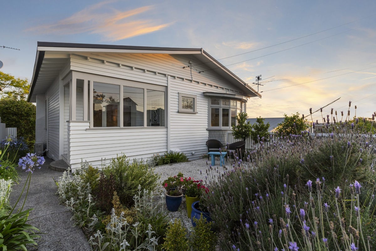 8 Westmere Crescent, Westmere, Auckland - Carousel 1