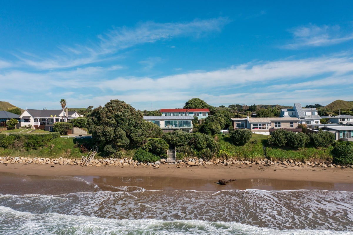 1 Lloyd George Road, Wainui, Gisborne - Carousel 14