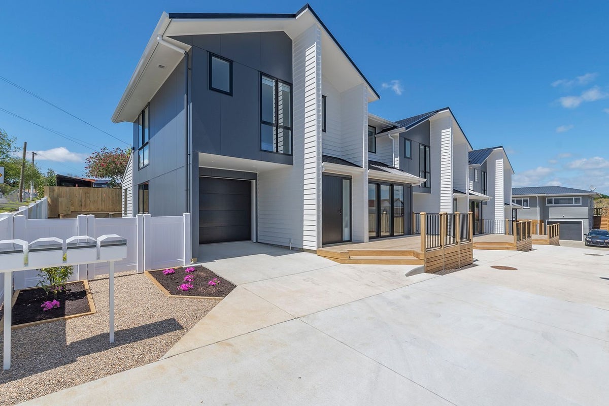 30A Russell Road, Manurewa, Auckland - Carousel 2