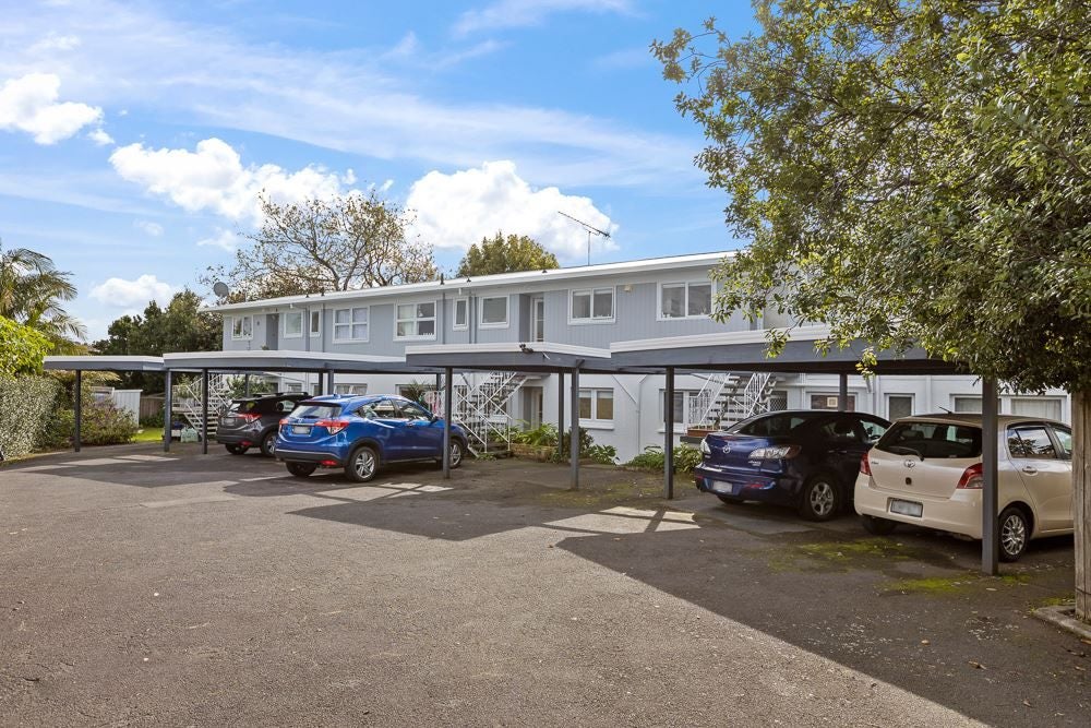 2/133 Shakespeare Road, Milford, Auckland - Carousel 20
