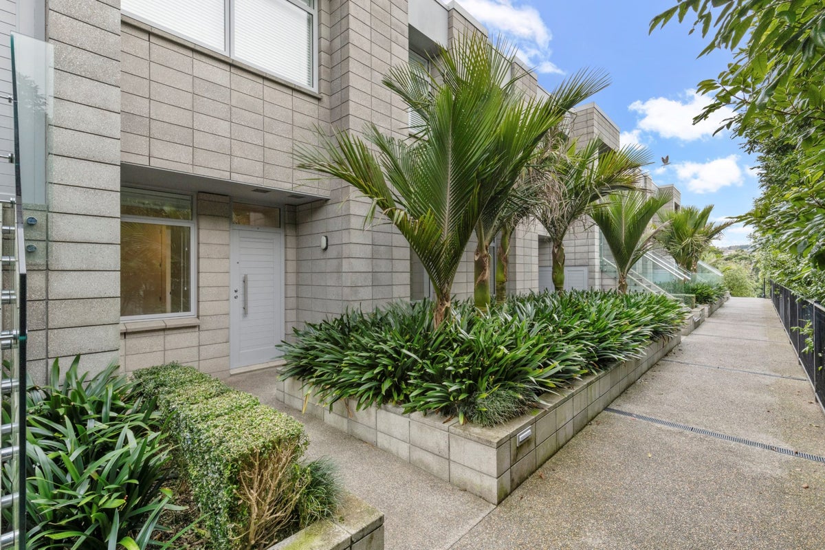 9 Bickerton Way, Flat Bush, Auckland - Carousel 2