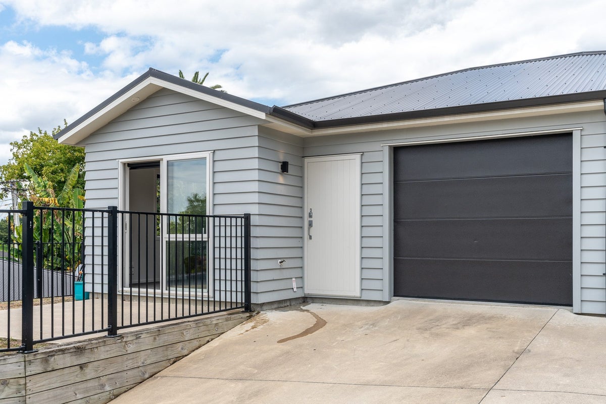 3/18 Rothwell Street, Dinsdale, Hamilton - Carousel 2