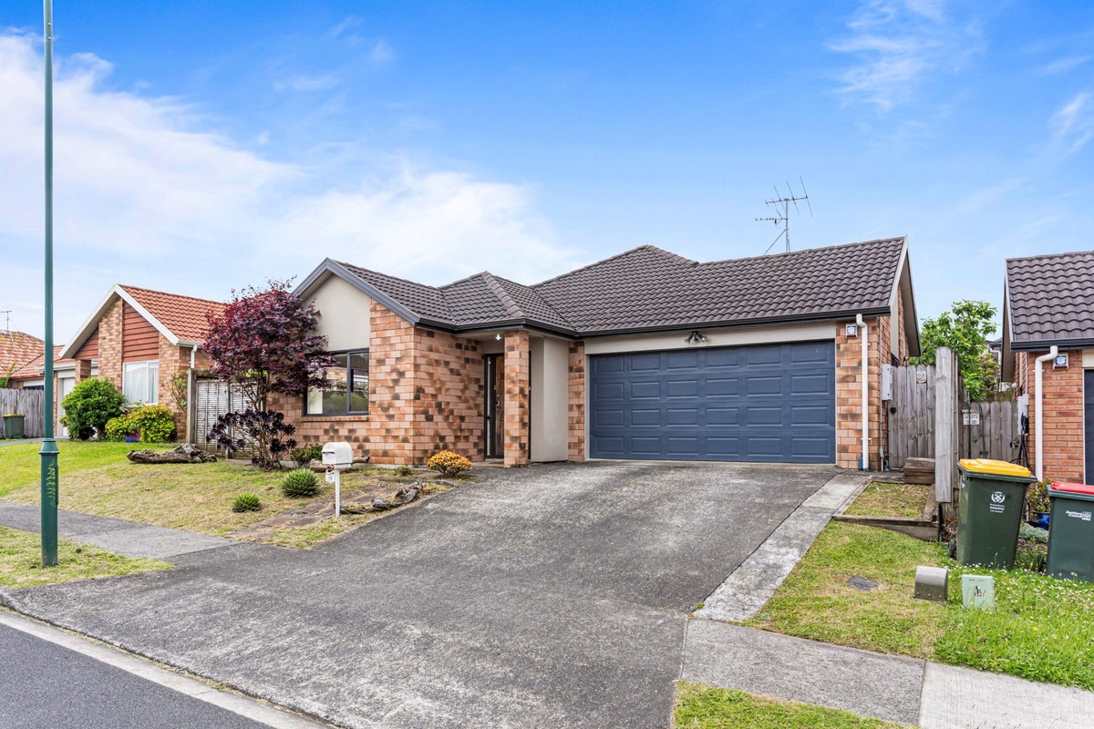 15 Mandival Avenue, Flat Bush, Auckland - Carousel 2